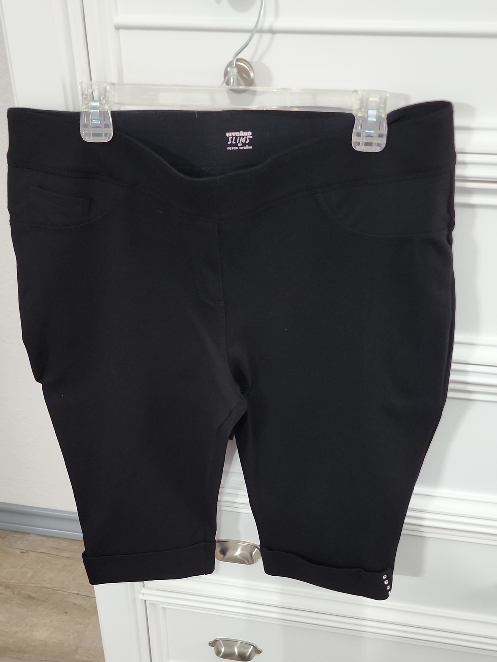 Peter Nygard Black Knee Pants
